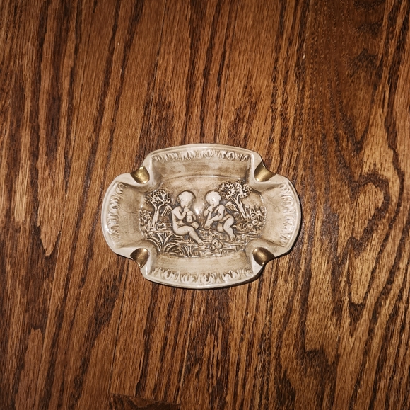 R. CAPODIMONTE VINTAGE ASHTRAY ITALY - Picture 2 of 13